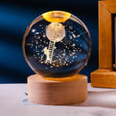 Luminária Decorativa Espacial 3D - Cosmic Glow Luminária Decorativa Espacial 3D - Cosmic Glow Life Store Astronauta na lua Luz amarela de descanso